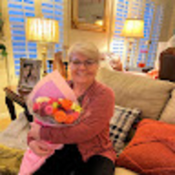 Meet your Posher, Gabby - Picture 1 of 1